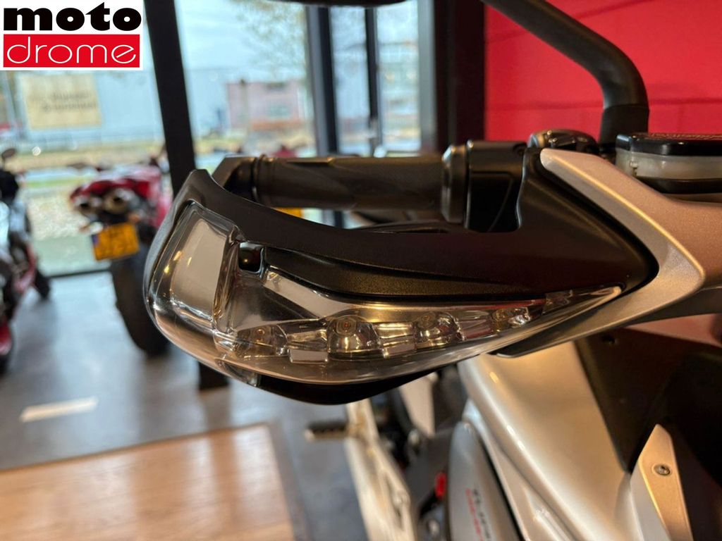 Foto 20 - MV Agusta TURISMO VELOCE 800 | GARANTIE