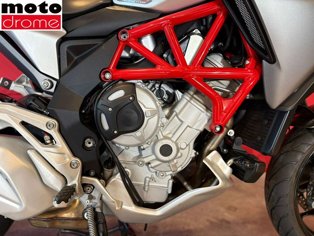 Foto 10 - MV Agusta TURISMO VELOCE 800 | GARANTIE