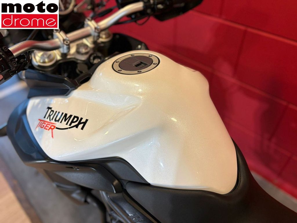 Foto 15 - Triumph TIGER 800 | GARANTIE