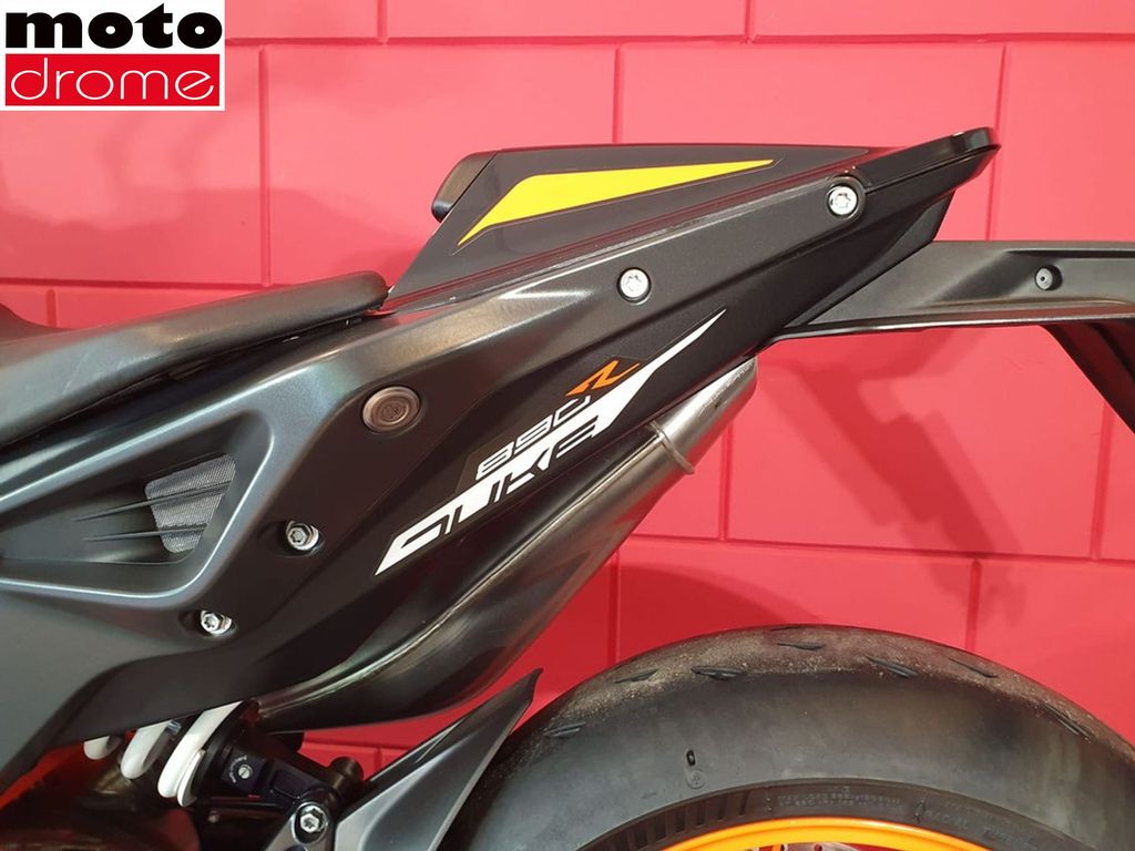 Foto 16 - KTM 890 DUKE R | BTW MOTOR | 1 EIGENAAR