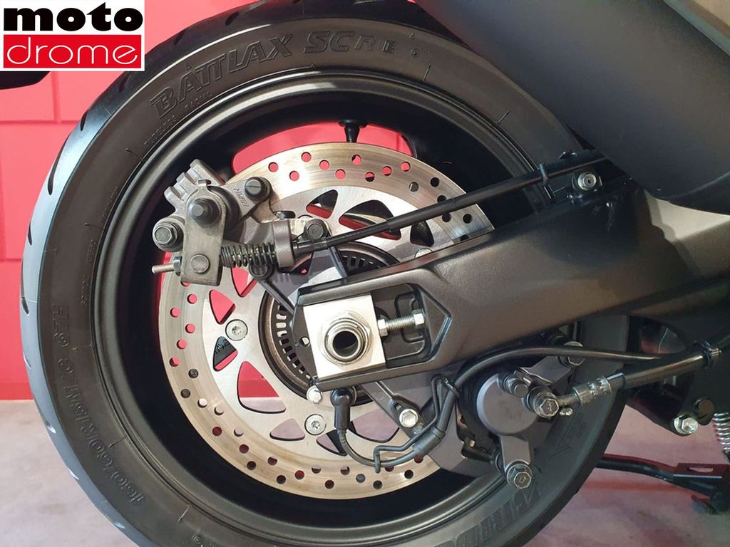 Foto 8 - Yamaha T-MAX TECH MAX 560 | 1E EIGENAAR