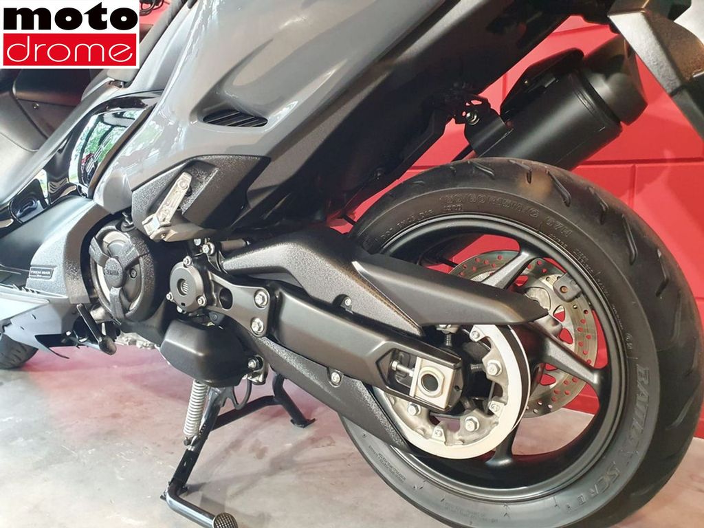 Foto 13 - Yamaha T-MAX TECH MAX 560 | 1E EIGENAAR