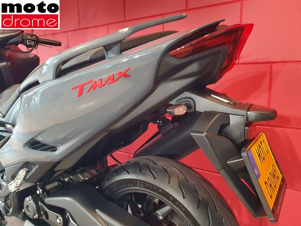 Foto 19 - Yamaha T-MAX TECH MAX 560 | 1E EIGENAAR